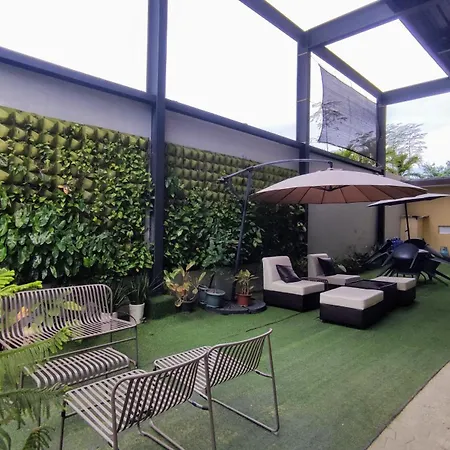 D\'Cozy Nest Hostel And Events Place
